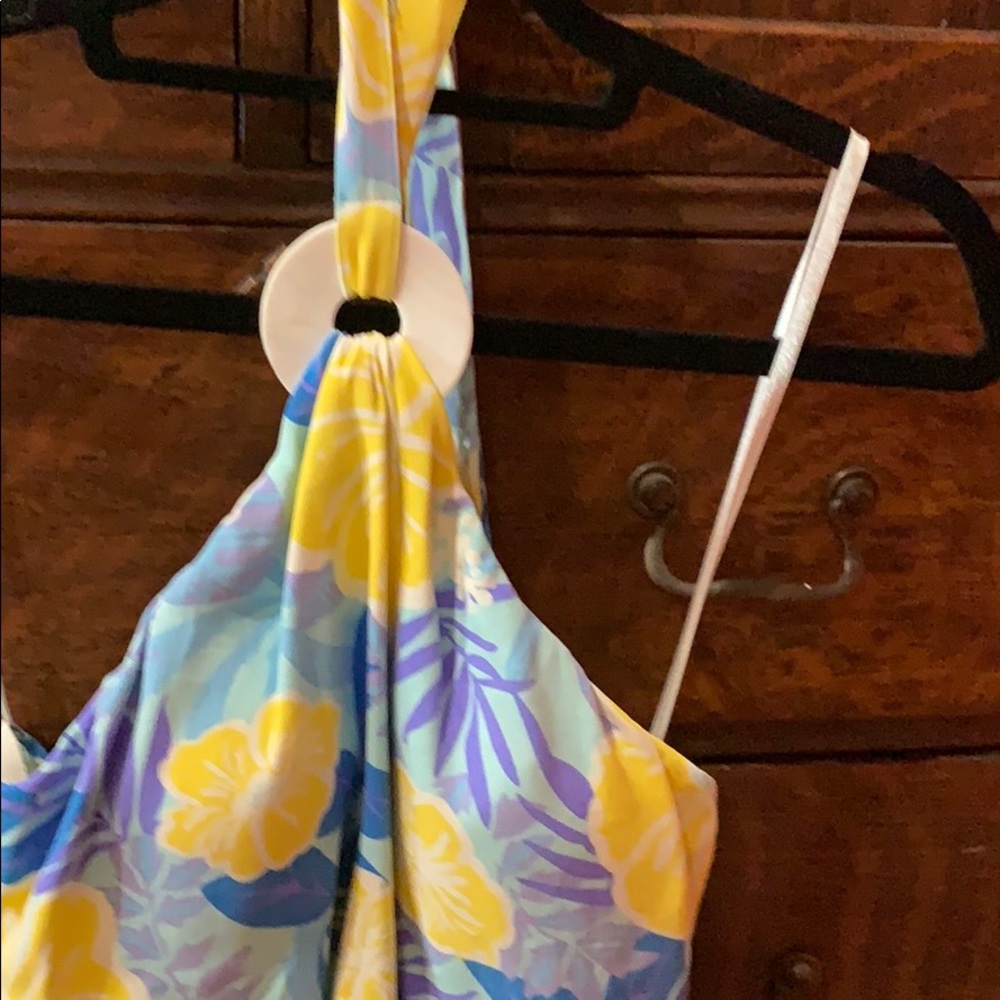 Lilly silk knit halter( built in bra)